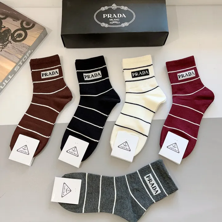 スーパーコピー プラダ 靴下