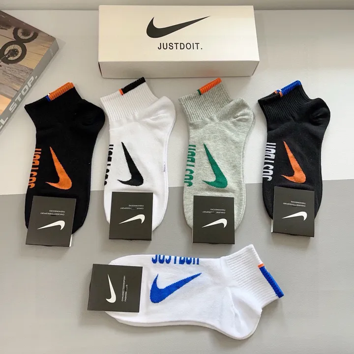 スーパーコピー ミュウミュウ 靴下