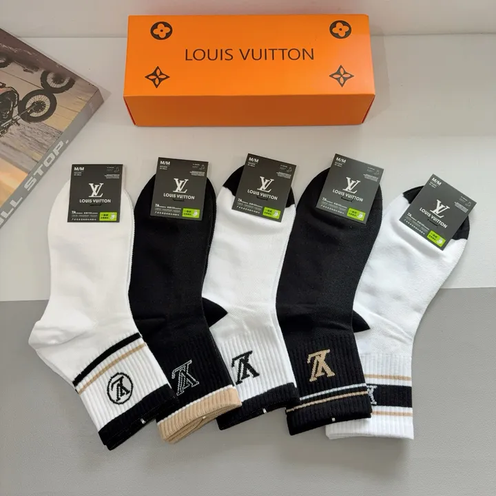 スーパーコピー ルイヴィトン 靴下