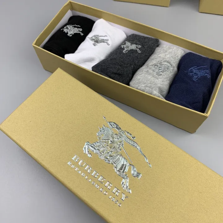 スーパーコピー プラダ 靴下