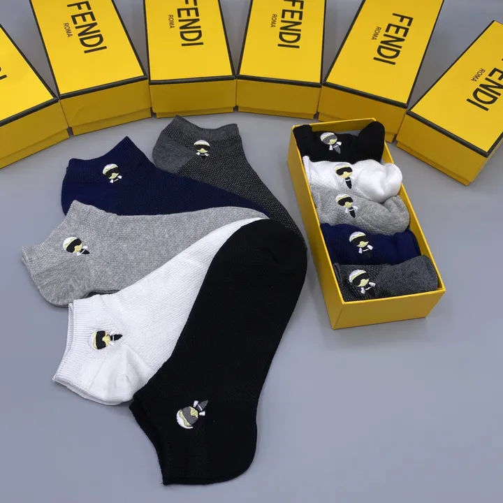 スーパーコピー ヴェルサーチ 靴下