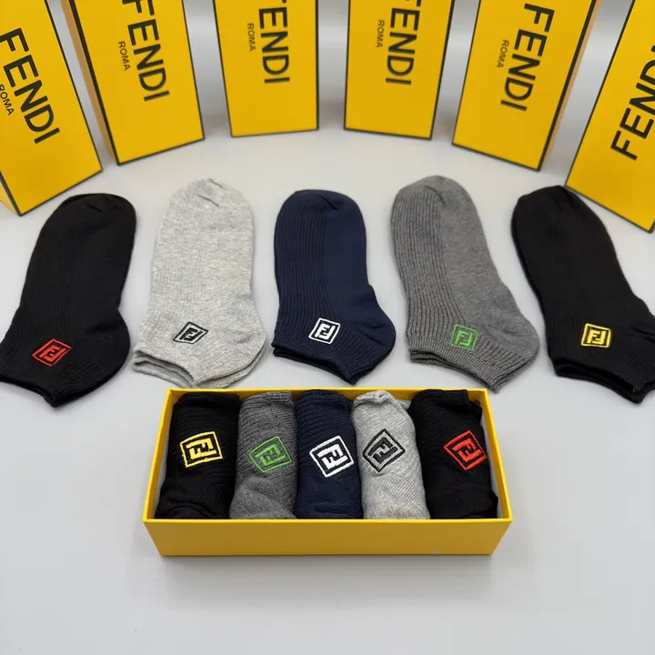 スーパーコピー フェンディ 靴下