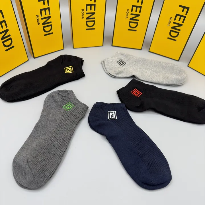 スーパーコピー フェンディ 靴下