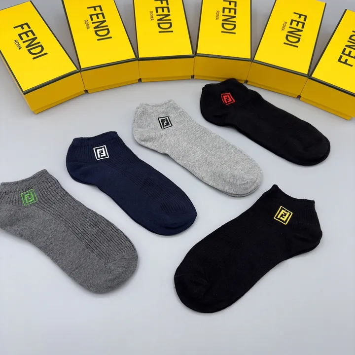 スーパーコピー フェンディ 靴下