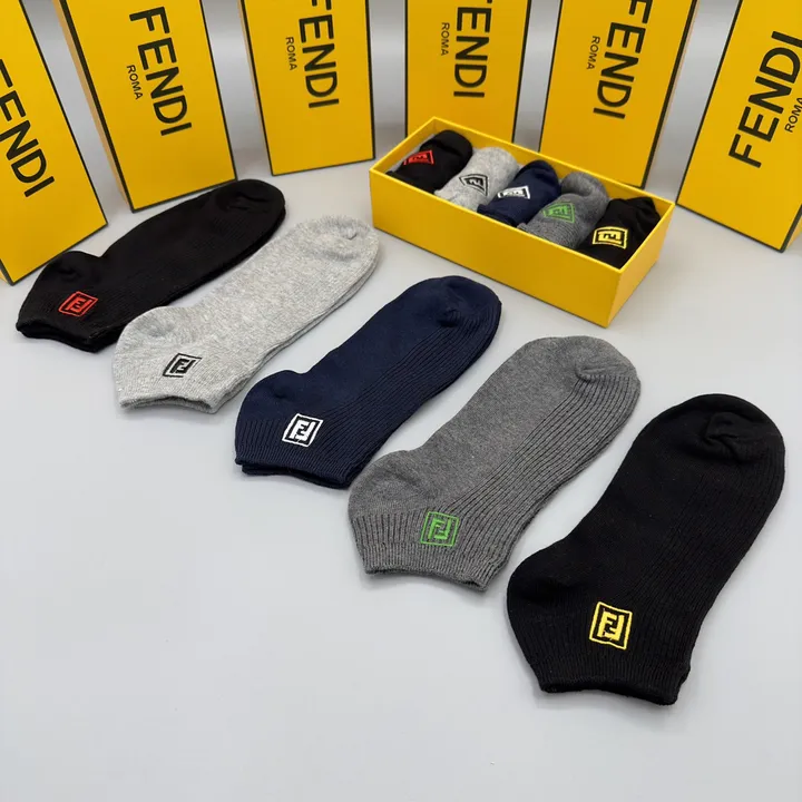 スーパーコピー フェンディ 靴下