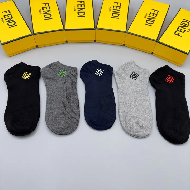 スーパーコピー フェンディ 靴下