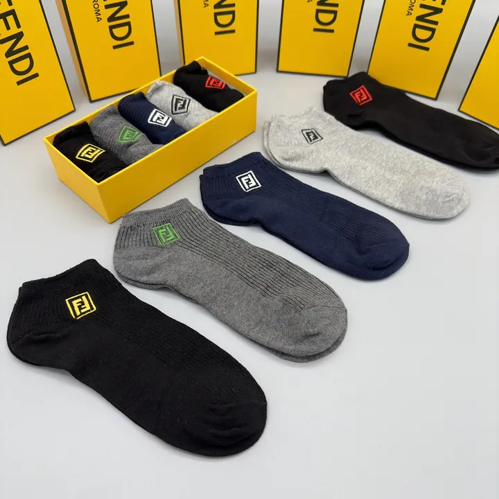 スーパーコピー フェンディ 靴下