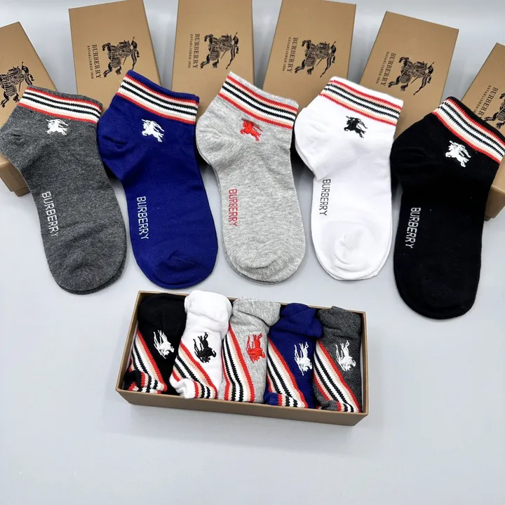 スーパーコピー プラダ 靴下