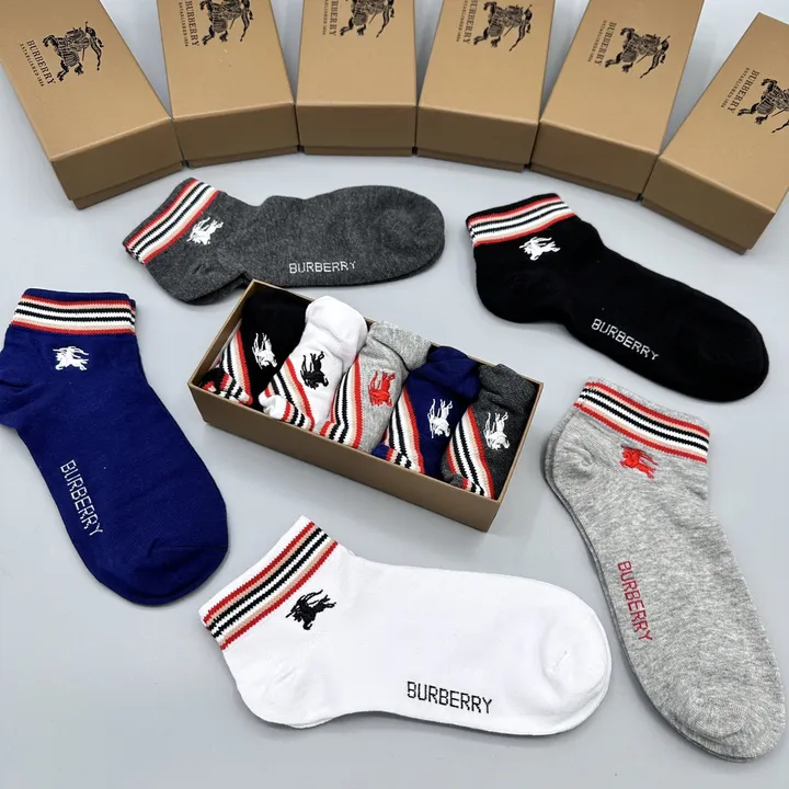 スーパーコピー プラダ 靴下