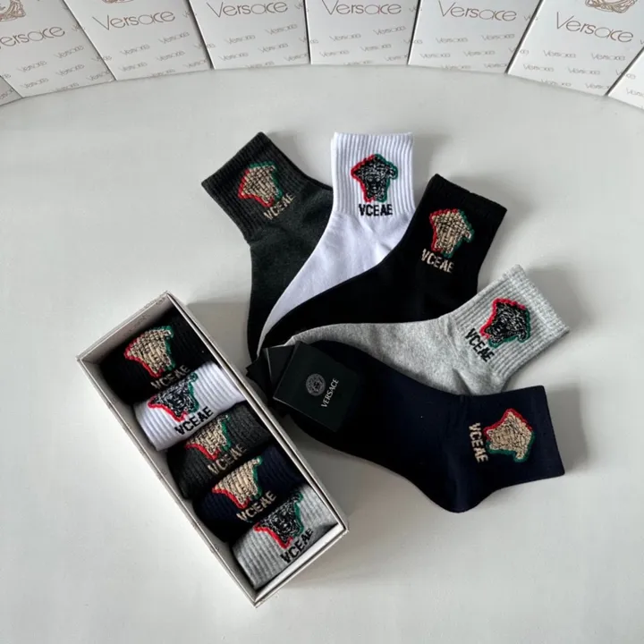 スーパーコピー ヴェルサーチ 靴下
