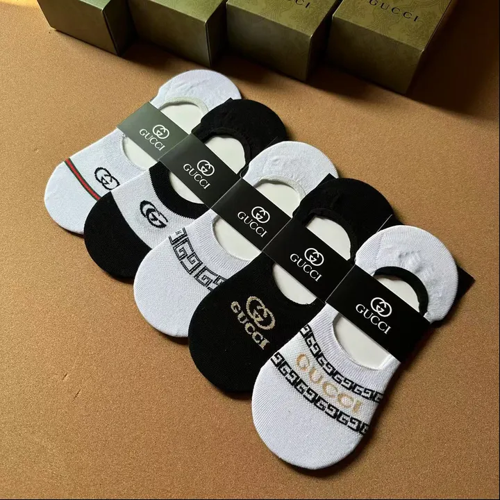 スーパーコピー ヴェルサーチ 靴下