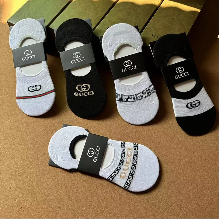 スーパーコピー ヴェルサーチ 靴下