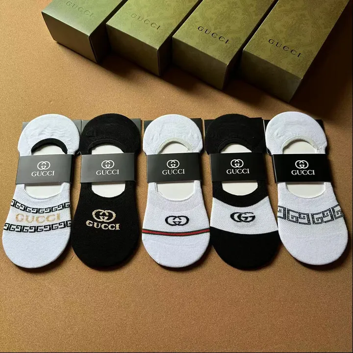 スーパーコピー ヴェルサーチ 靴下