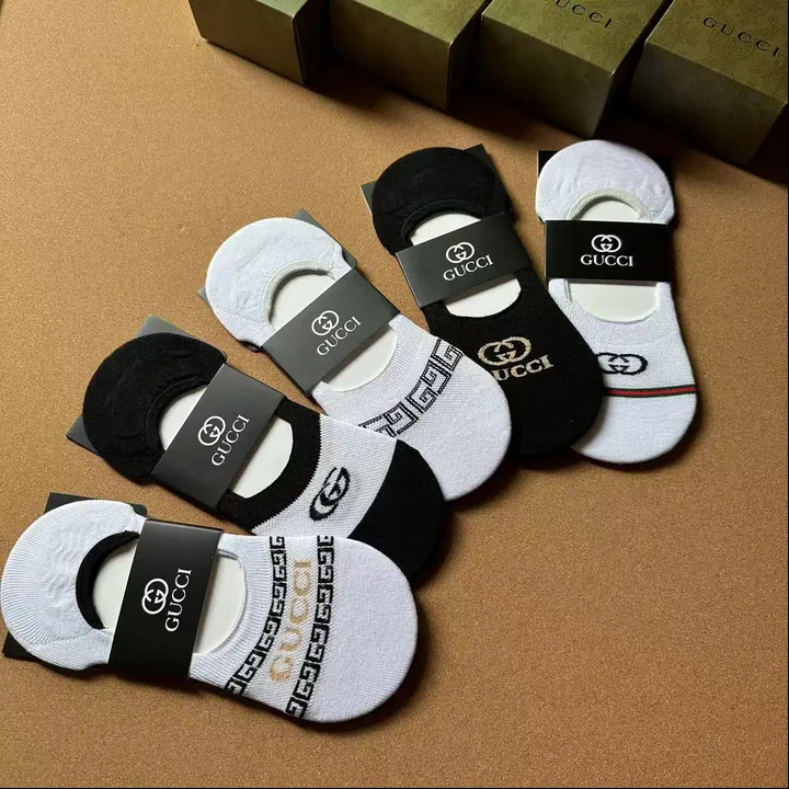 スーパーコピー ヴェルサーチ 靴下