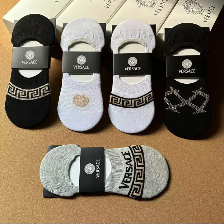 スーパーコピー ヴェルサーチ 靴下