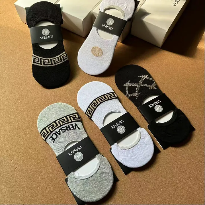 スーパーコピー ヴェルサーチ 靴下