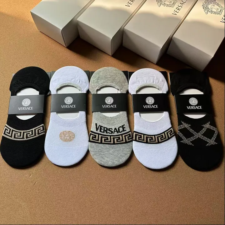 スーパーコピー ヴェルサーチ 靴下