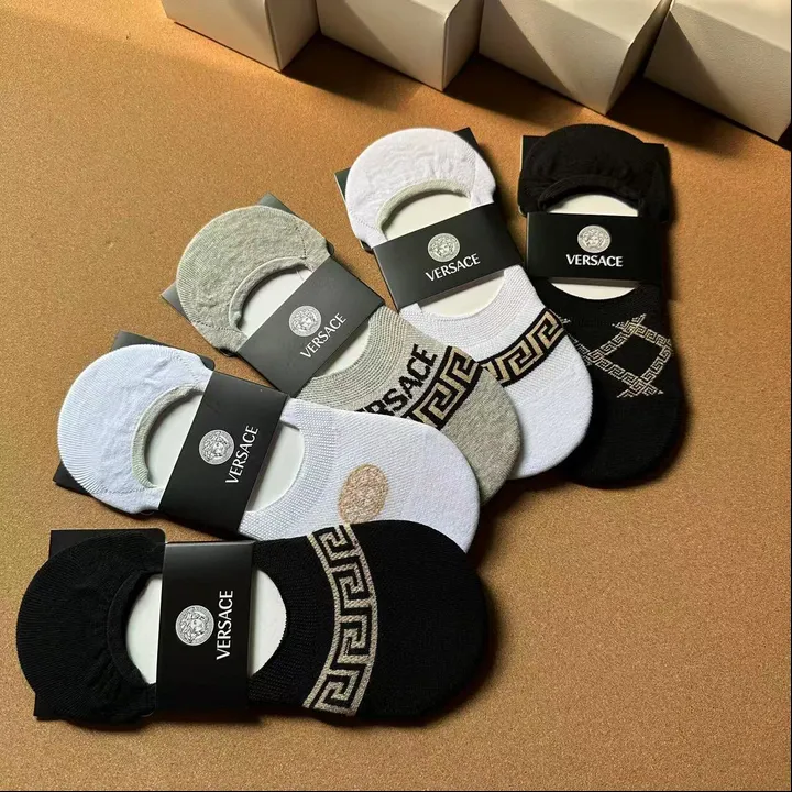 スーパーコピー ヴェルサーチ 靴下