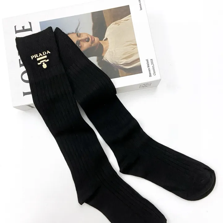 スーパーコピー プラダ 靴下