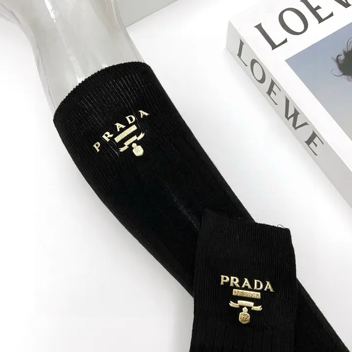 スーパーコピー プラダ 靴下