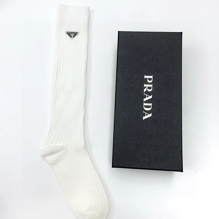 スーパーコピー プラダ 靴下