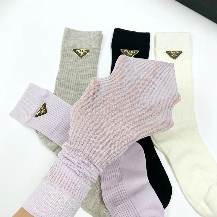 スーパーコピー プラダ 靴下