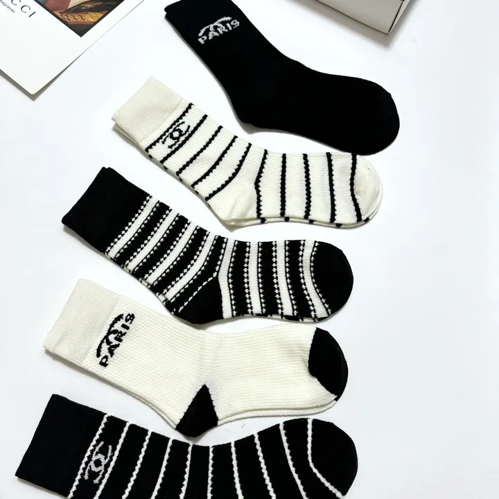 スーパーコピー シャネル 靴下