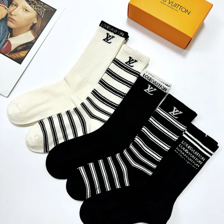 スーパーコピー ルイヴィトン 靴下
