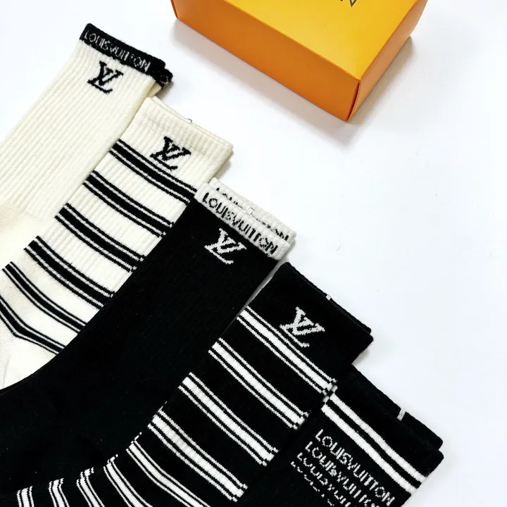 スーパーコピー ルイヴィトン 靴下