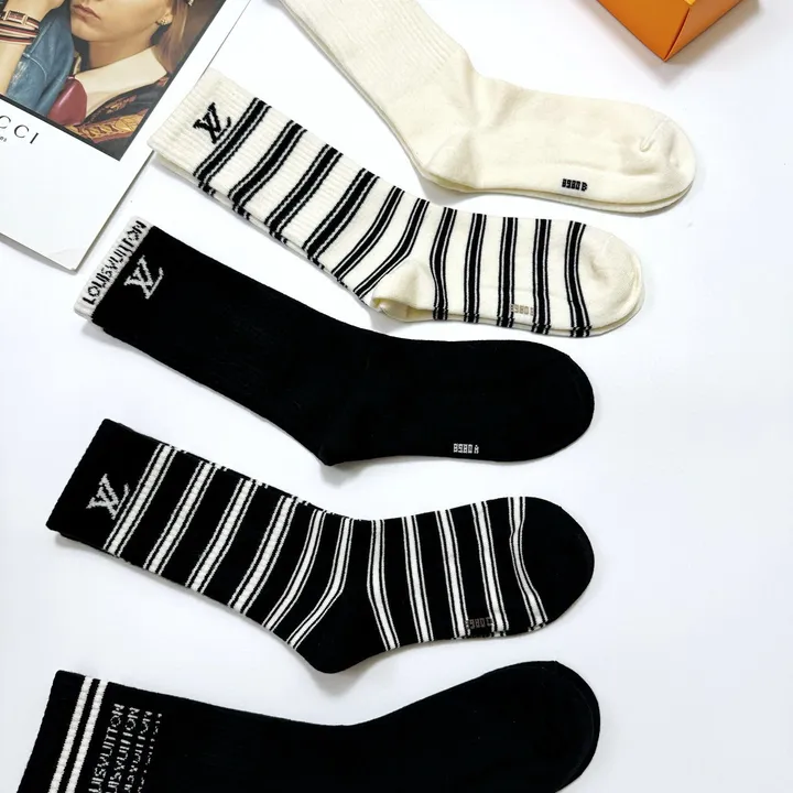 スーパーコピー ルイヴィトン 靴下