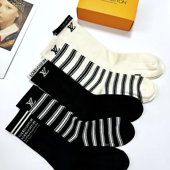 スーパーコピー ルイヴィトン 靴下