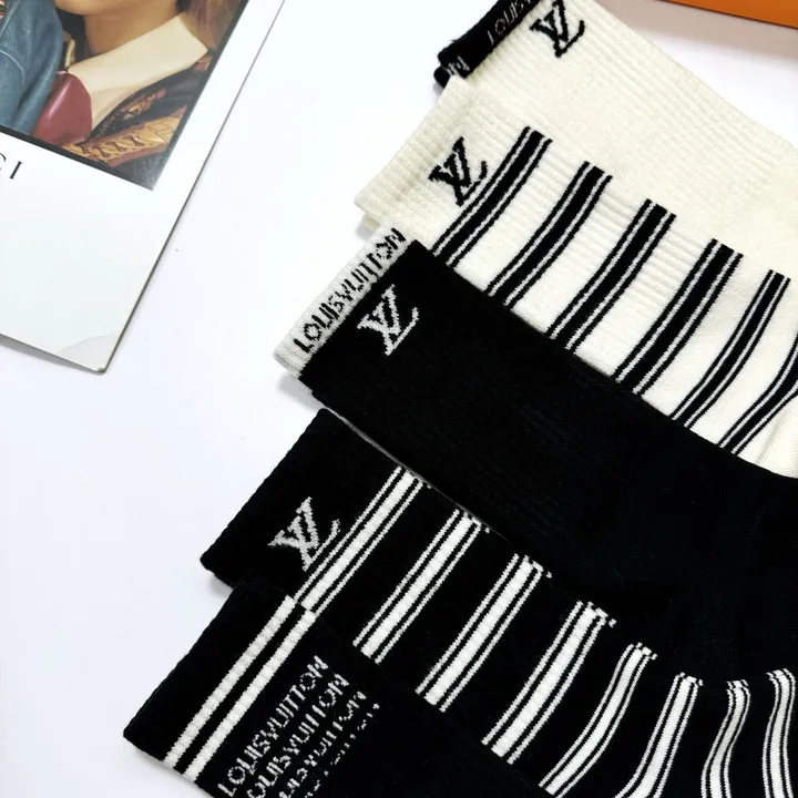 スーパーコピー ルイヴィトン 靴下