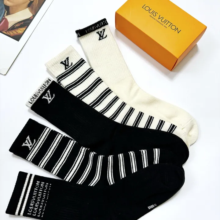 スーパーコピー ルイヴィトン 靴下
