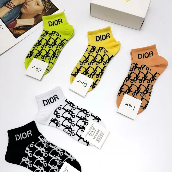 スーパーコピー ディオール 靴下