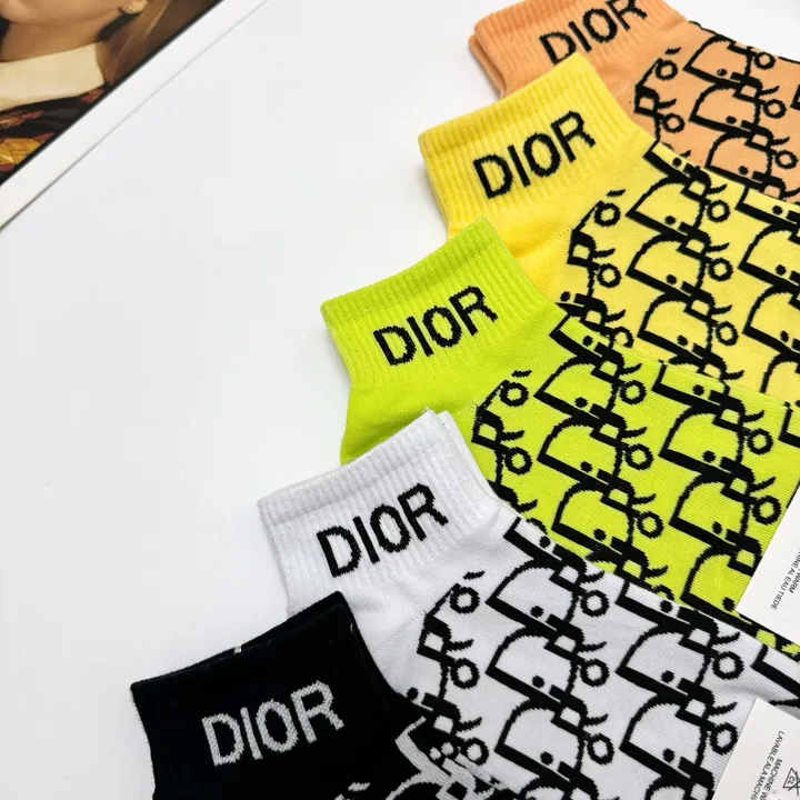 スーパーコピー ディオール 靴下
