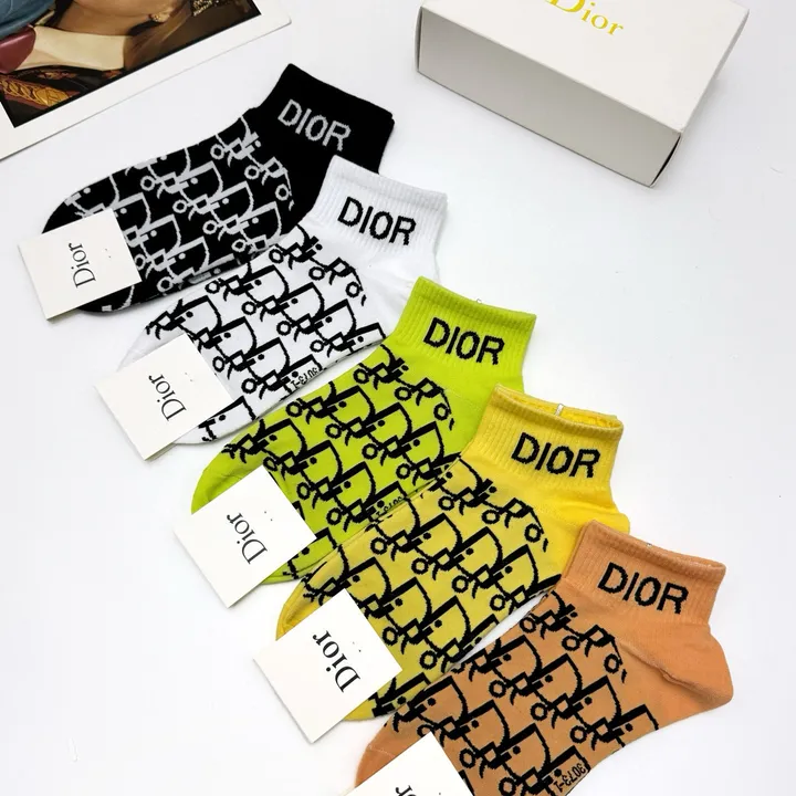 スーパーコピー ディオール 靴下