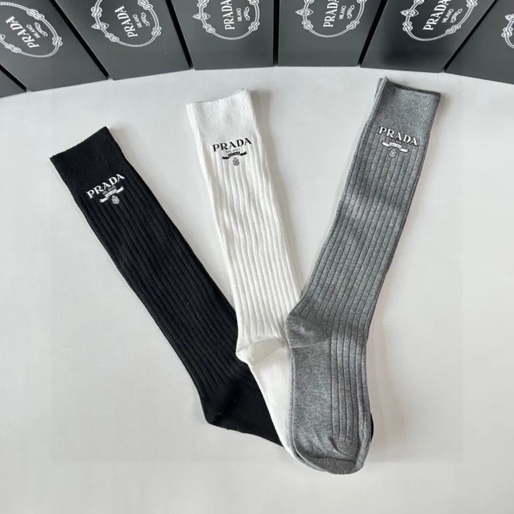 スーパーコピー プラダ 靴下