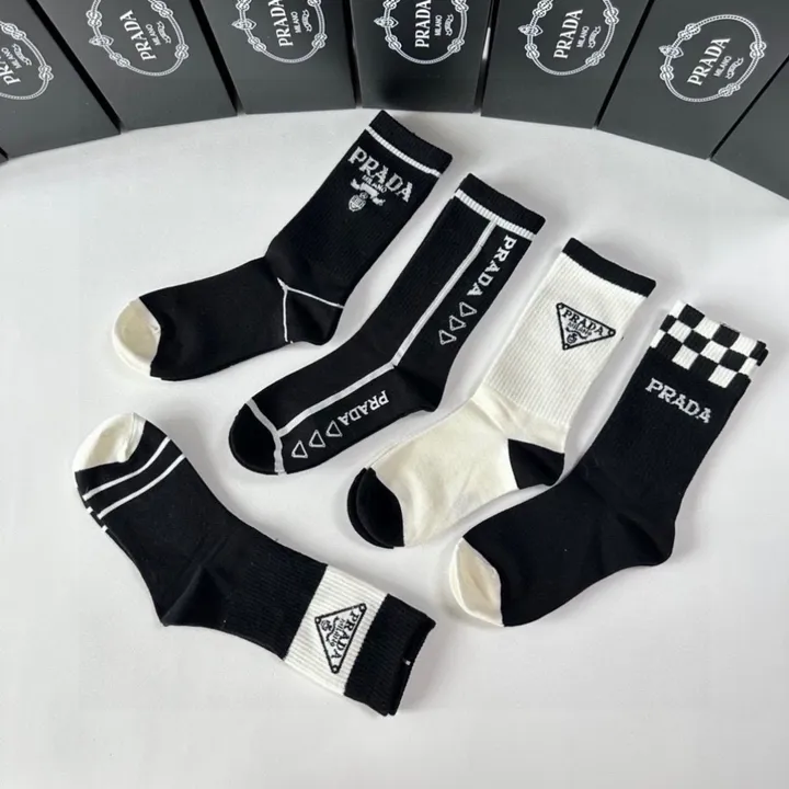 スーパーコピー プラダ 靴下