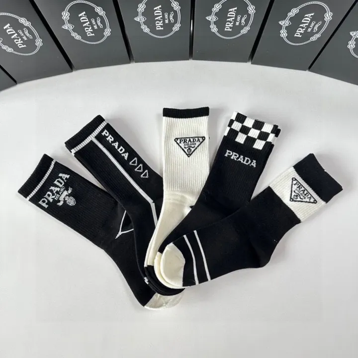 スーパーコピー プラダ 靴下