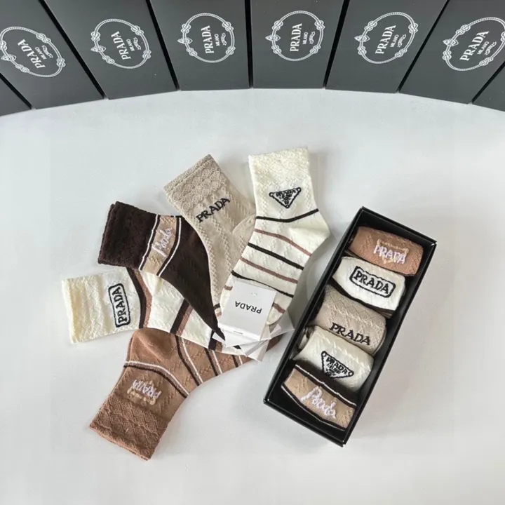 スーパーコピー プラダ 靴下