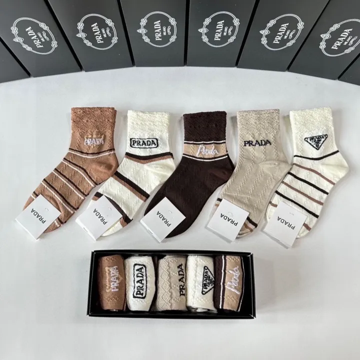 スーパーコピー プラダ 靴下