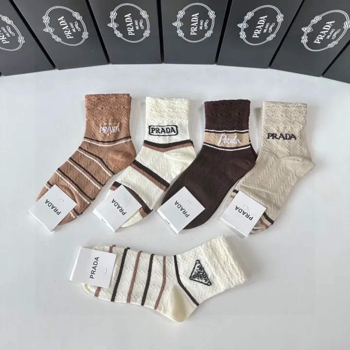 スーパーコピー プラダ 靴下