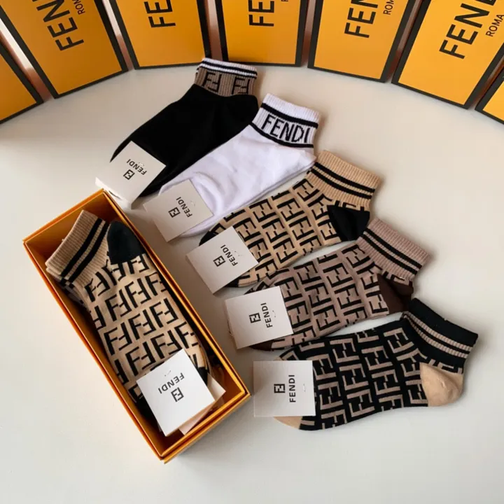スーパーコピー フェンディ 靴下