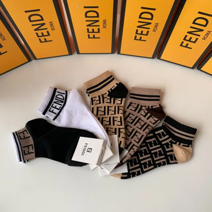 スーパーコピー フェンディ 靴下