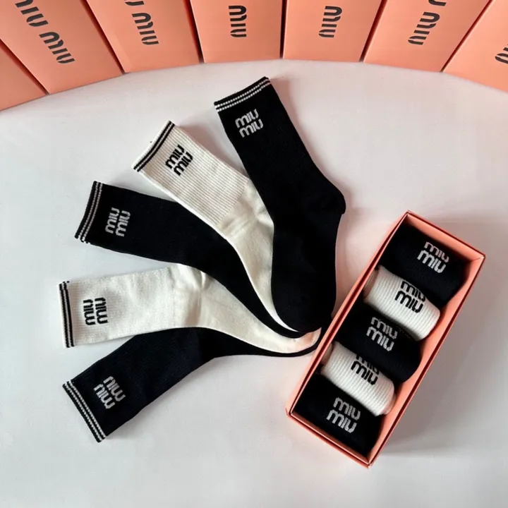 スーパーコピー ミュウミュウ 靴下