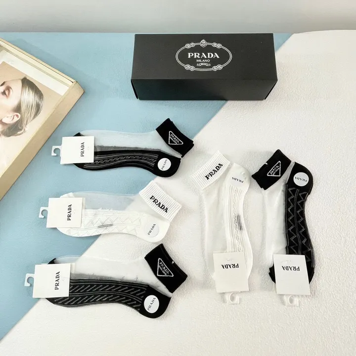 スーパーコピー プラダ 靴下