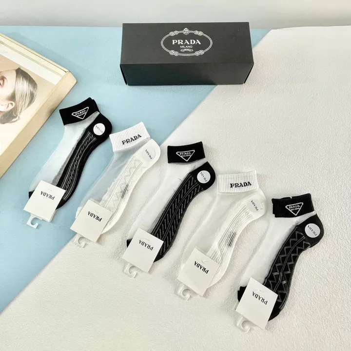 スーパーコピー プラダ 靴下