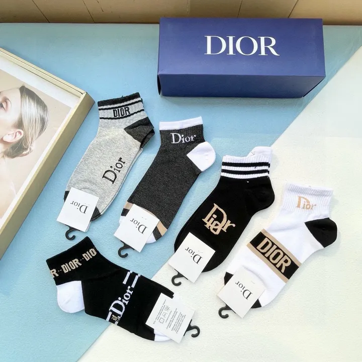 スーパーコピー ディオール 靴下