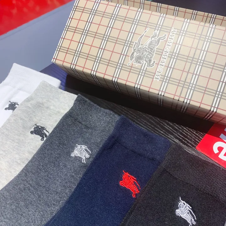 スーパーコピー バーバリー ス 靴下