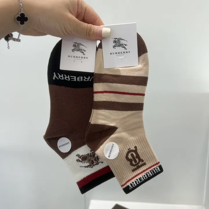 スーパーコピー バーバリー ス 靴下